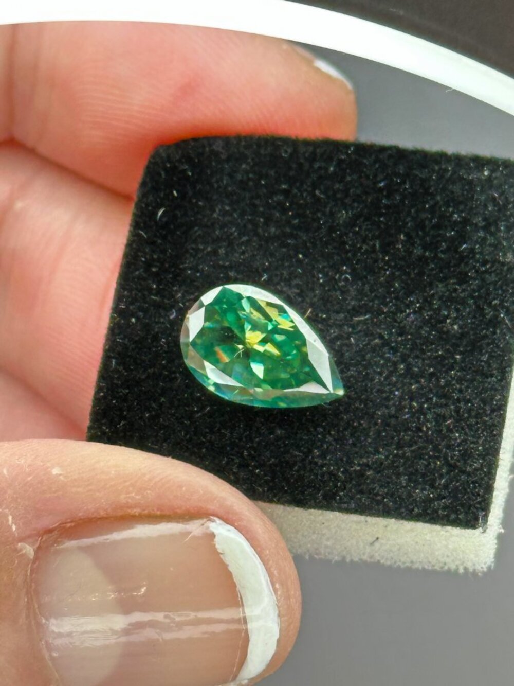 Large Green Diamond - Picture 6 of 15